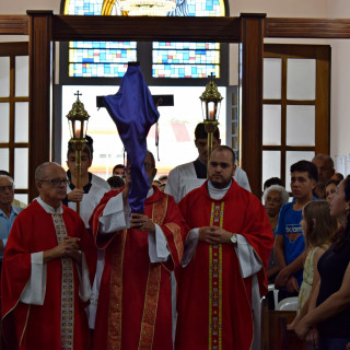 Adoração a Santa Cruz