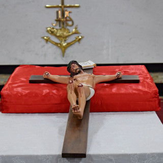 Adoração a Santa Cruz